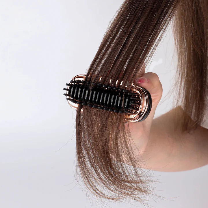 Silkera™ – La Mini Piastra Portatile per un Liscio Impeccabile